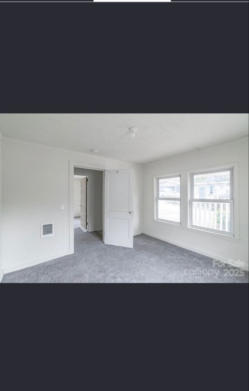 Foto del edificio - 609 Cedar St