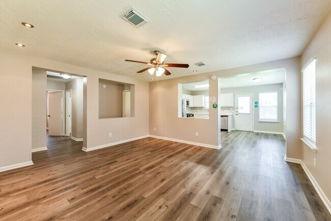 Foto del edificio - 10247 Country Squire Blvd