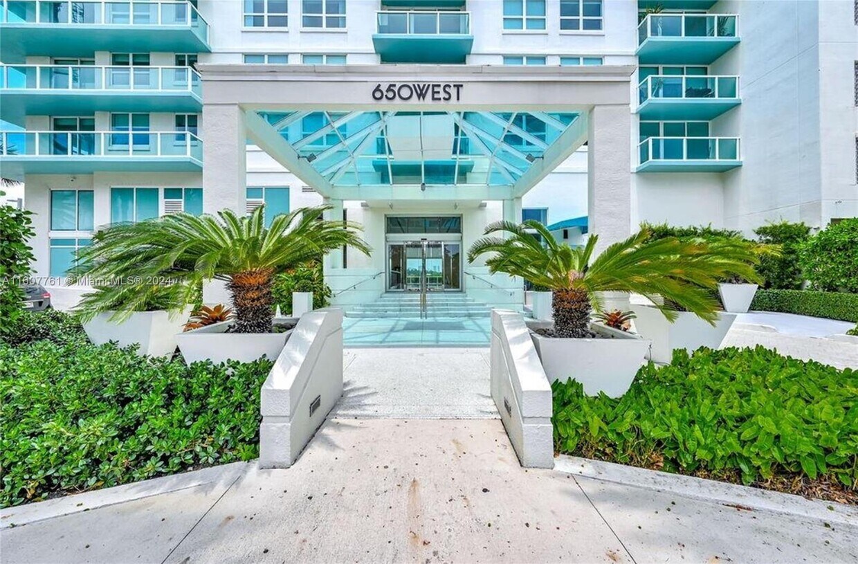 Foto principal - 650 West Ave