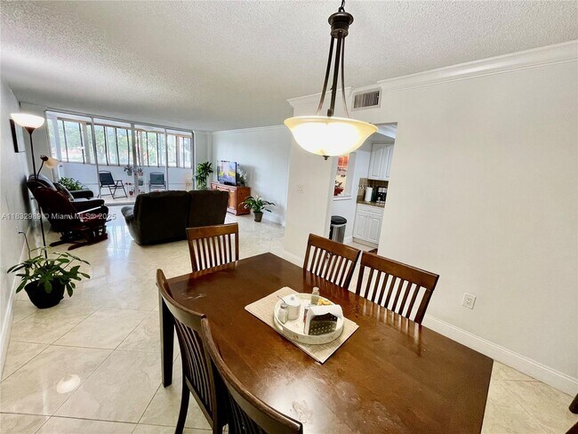 Building Photo - 6861 SW 147th Ave