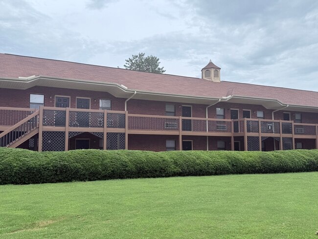 Building Photo - Summer Courtyard Apartments