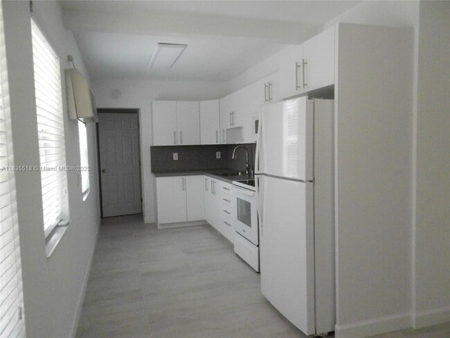 Building Photo - 1738 Rodman St