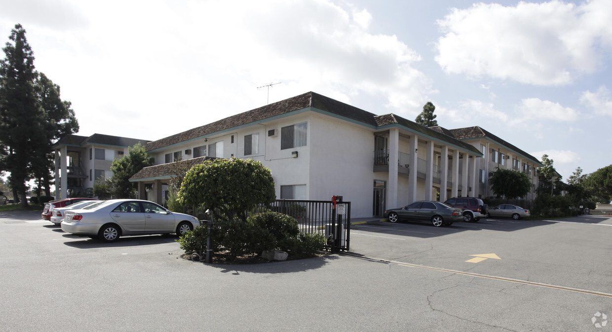 Building Photo - Miracle Terrace Apartments