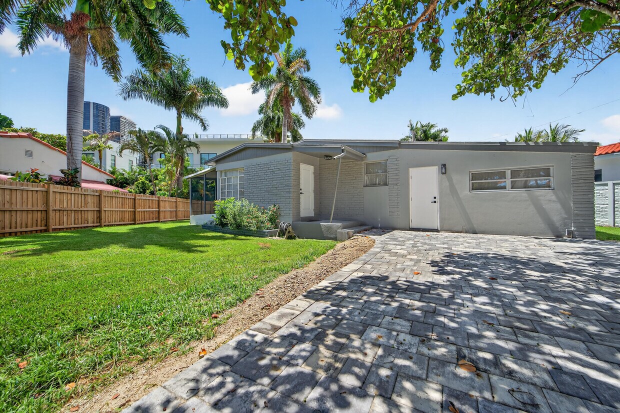 Foto principal - 326 191st St