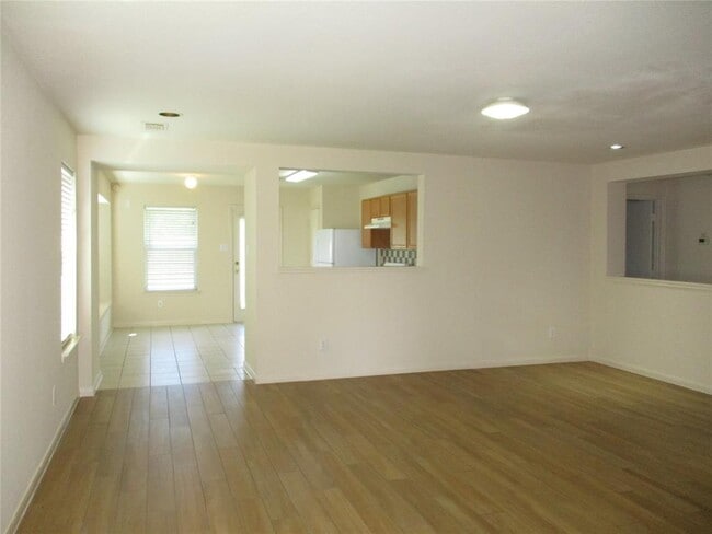 Building Photo - 3151 Lexington Lake Dr