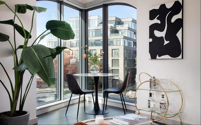 Building Photo - Grand Avenue