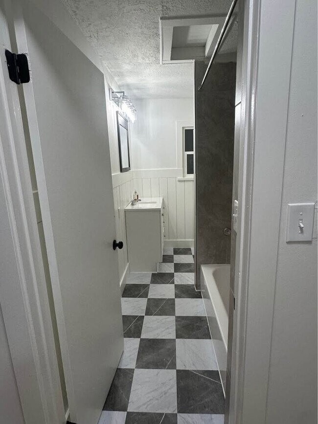 Foto del edificio - 2843 Grant Ave