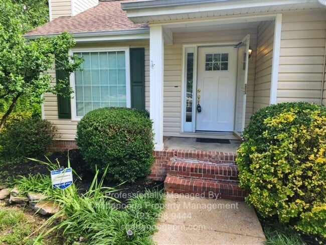 Building Photo - 6815 Benwood Dr