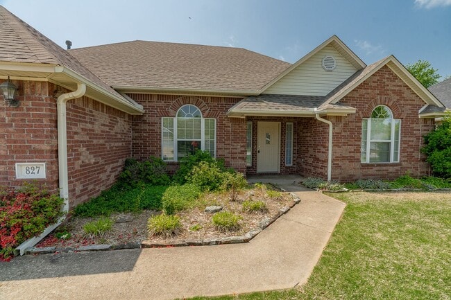 Building Photo - Beautiful 3-bedroom 2 bath Home in Springd...
