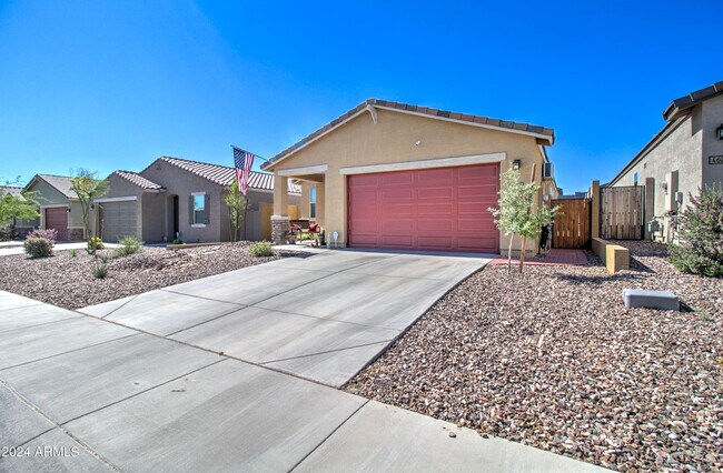 Foto del edificio - 4611 Greenleaf Dr