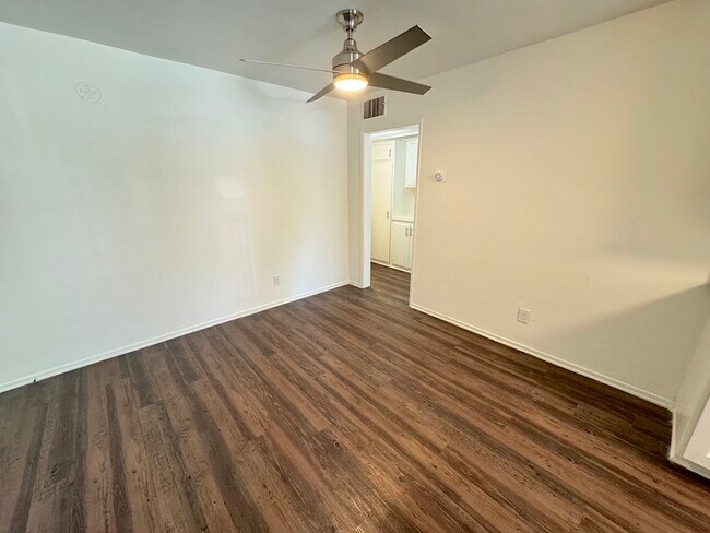 Building Photo - 5051 Woodman Ave
