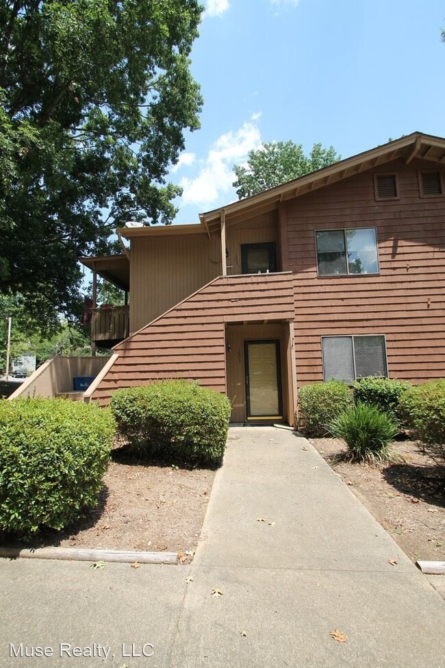 2 br, 1 bath House 1605 Cedarview Court