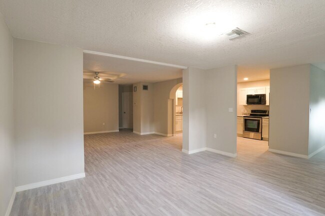 Foto del edificio - 172 W Kelly Park Rd