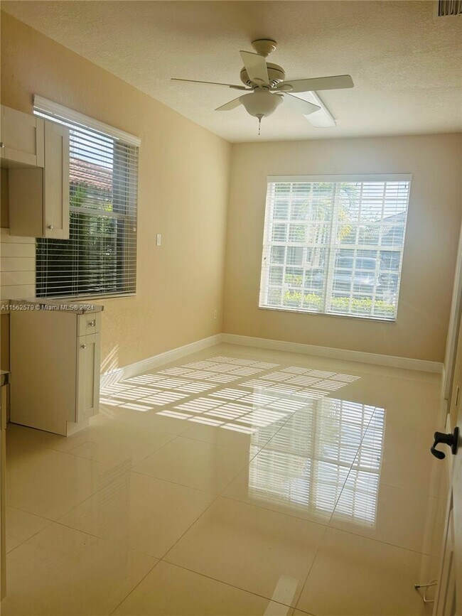 Foto del edificio - 4546 SW 179th Way