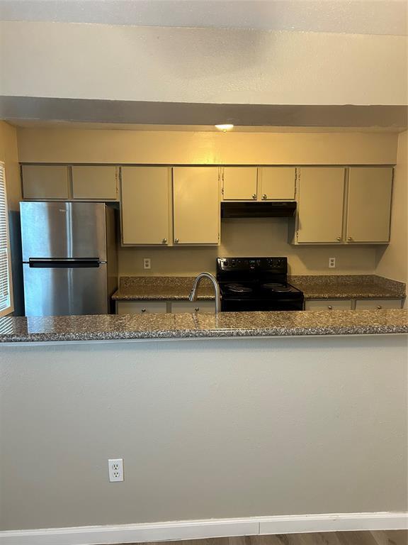 Building Photo - 3901 Woodchase Dr