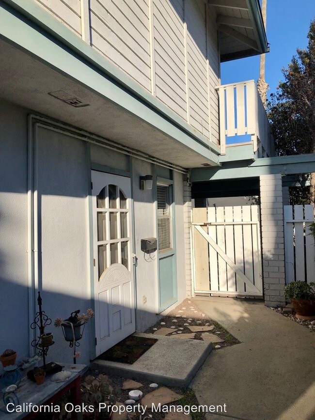 Building Photo - 2593-2595 Bayshore Ave