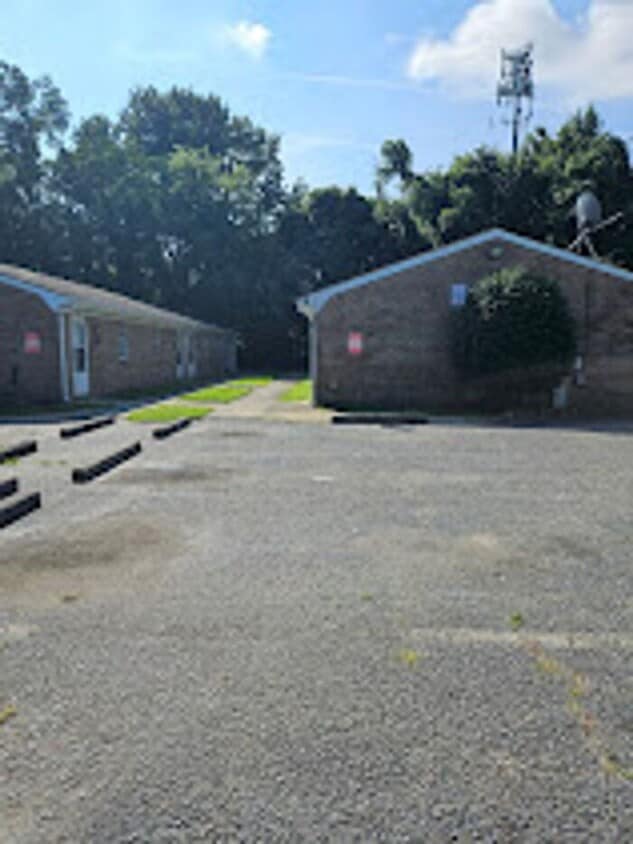 Quiet One Bedroom Apartment off Rodman Ave - Quiet One Bedroom Apartment off Rodman Ave