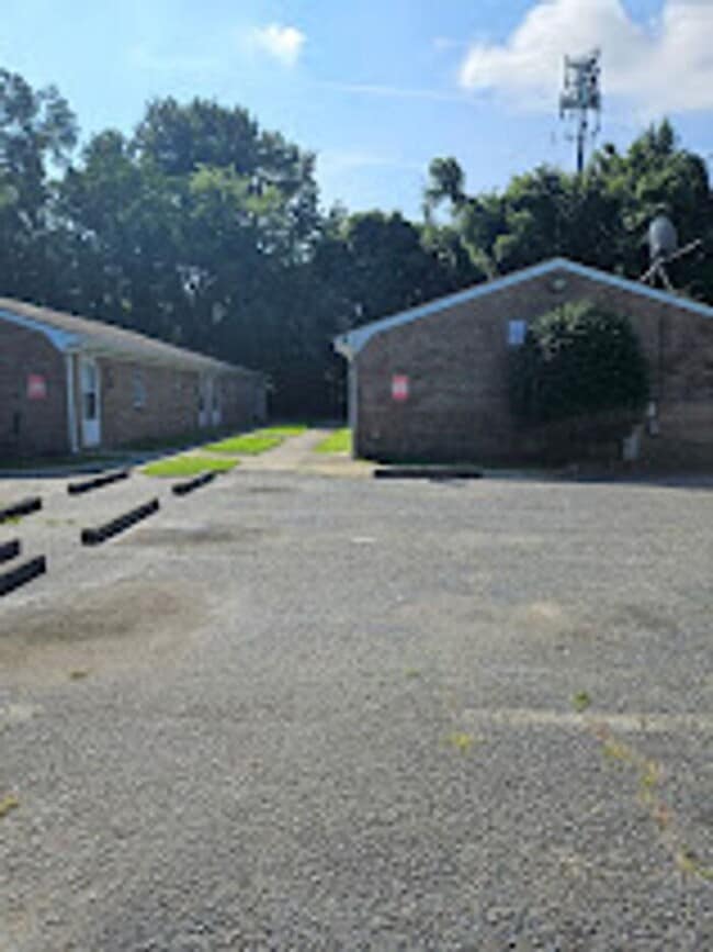 Quiet One Bedroom Apartment off Rodman Ave - Quiet One Bedroom Apartment off Rodman Ave