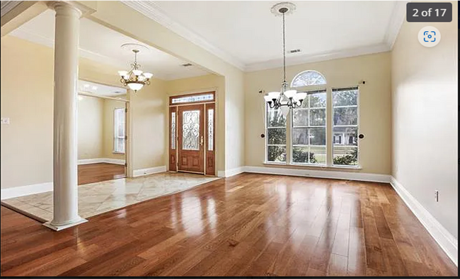 Comedor - 514 River Oaks Dr