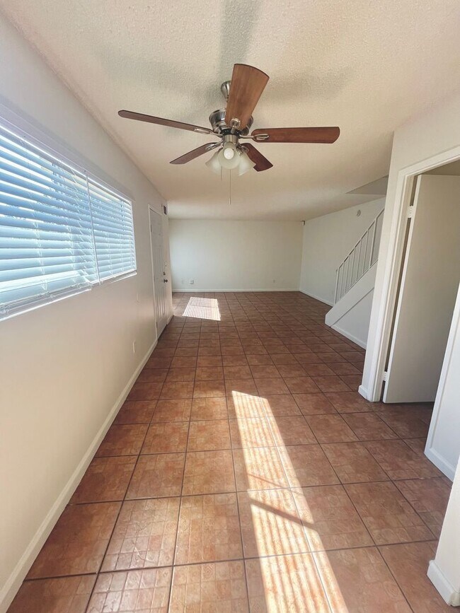 Foto del edificio - 1450 Melrose Ave