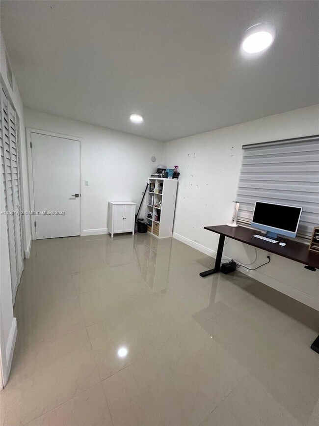 Foto del edificio - 6901 SW 129th Ave