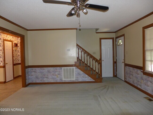 Building Photo - 120 Kelly Dr