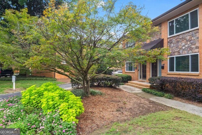 Foto del edificio - 120 Biscayne Dr NW