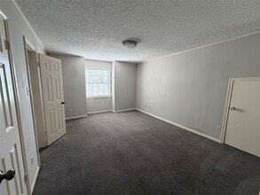 Building Photo - 538 Longview Dr