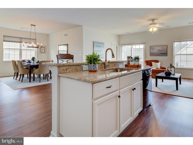 Building Photo - 209 Rose View Dr