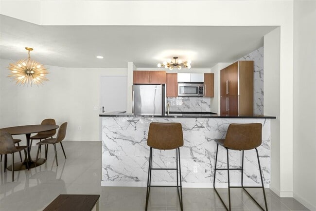Building Photo - 300 S Biscayne Blvd