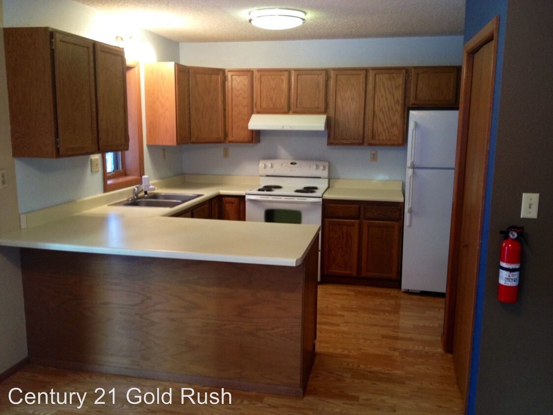 Primary Photo - 2635 Scotch Pine Dr