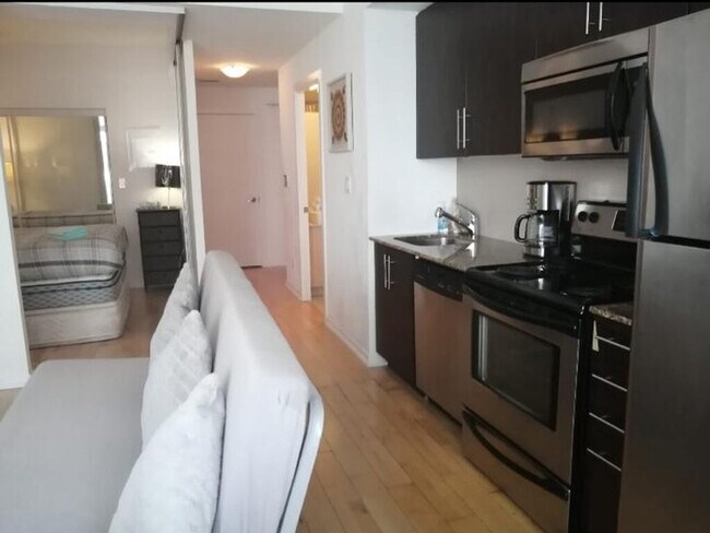 Building Photo - 16 York St