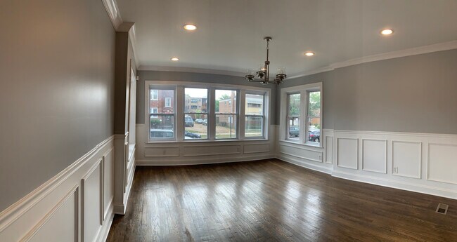 Building Photo - 8250 S Ada St