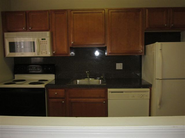 Foto del edificio - HOLLY GARDEN APARTMENTS