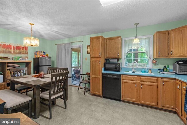 Foto del edificio - 115 Indian Hills Rd