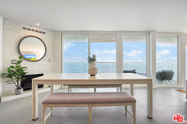 Foto del edificio - 26060 Pacific Coast Hwy