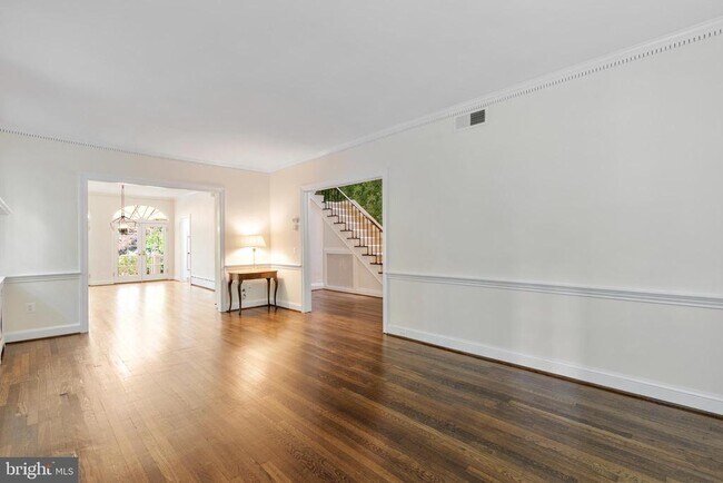 Foto del edificio - 2428 Tracy Pl NW