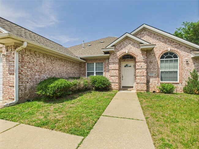 Building Photo - 3203 Von Trapp Ln
