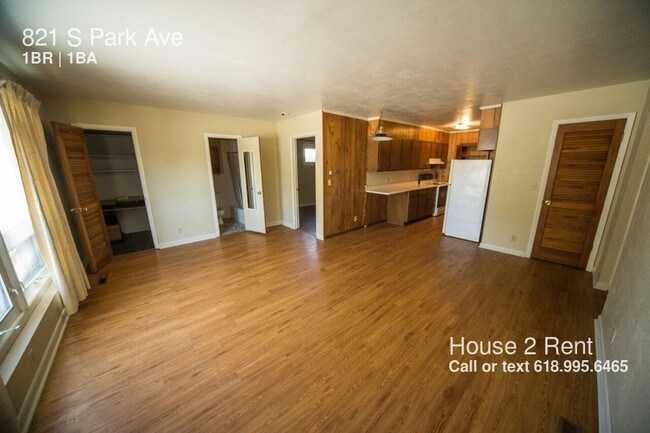 Building Photo - 821 S Park Ave