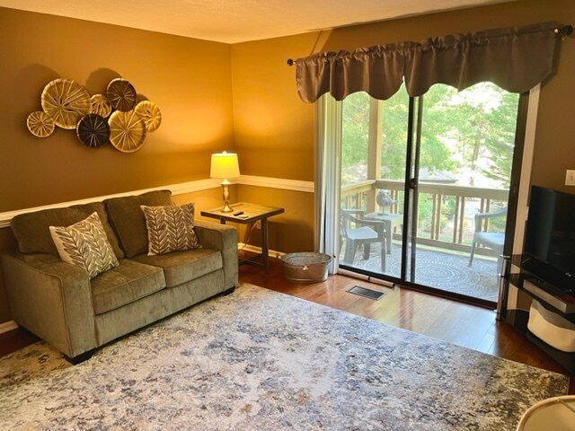 Building Photo - 531 Courtwood Ln