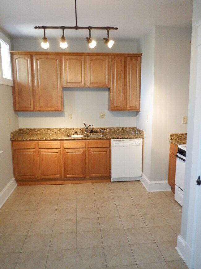 Building Photo - HERMAN COURT CONDO