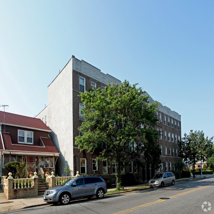 Foto principal - 121-02 109th Ave