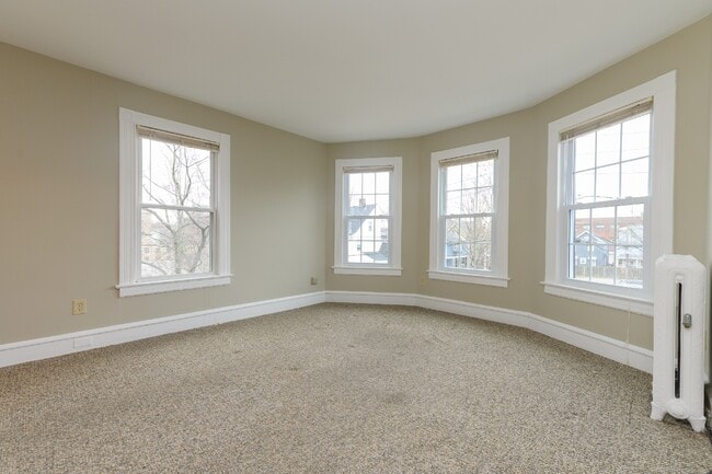 Building Photo - 11 Montague Pl