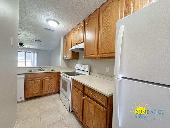 Foto del edificio - Newly Renovated 2BR/1.5BA Townhouse in For...