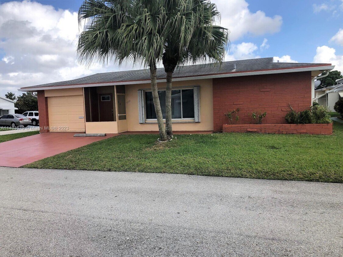 Foto principal - 5724 NW 87th Ave