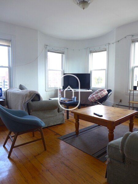 Building Photo - 147 Saint Alphonsus St