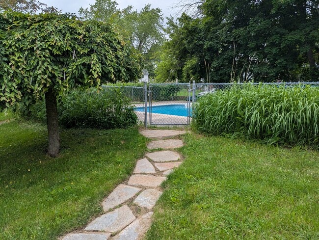 Shared Pool - 154 Beach St