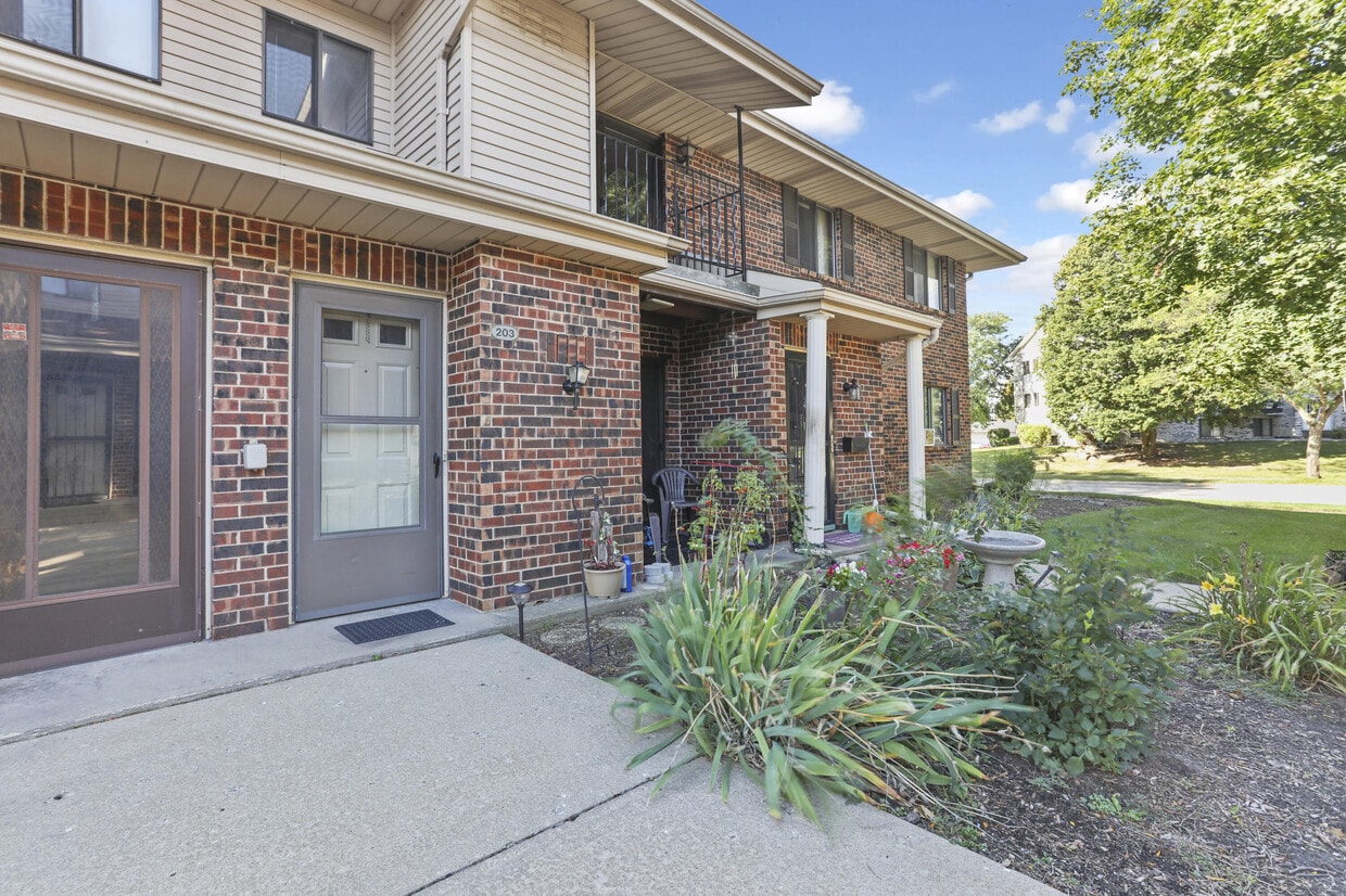 7209 57th Ave Unit 201, Kenosha, WI 53142 Condo for Rent in Kenosha