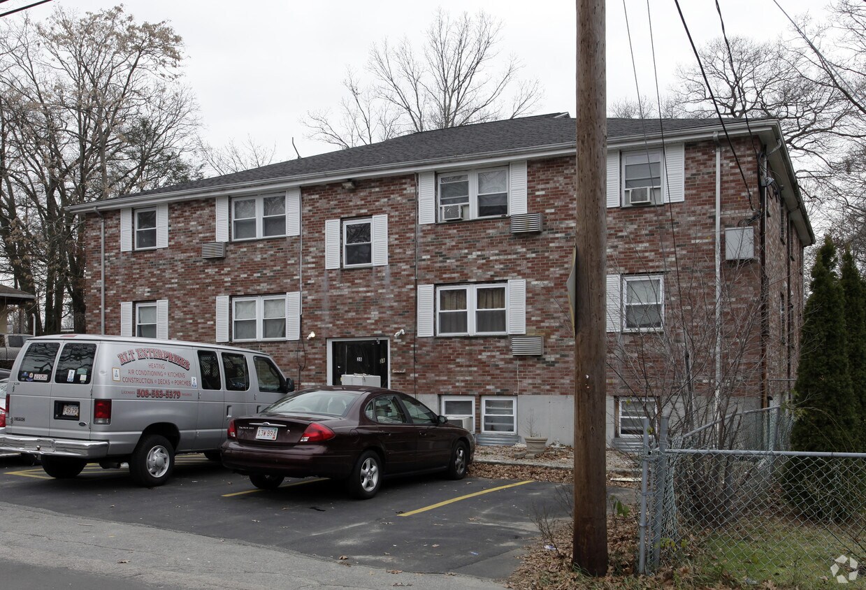 Building Photo - 38 W Elm Ter