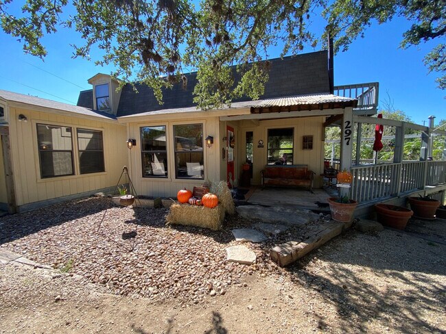 Foto del edificio - 297 Little River Ln